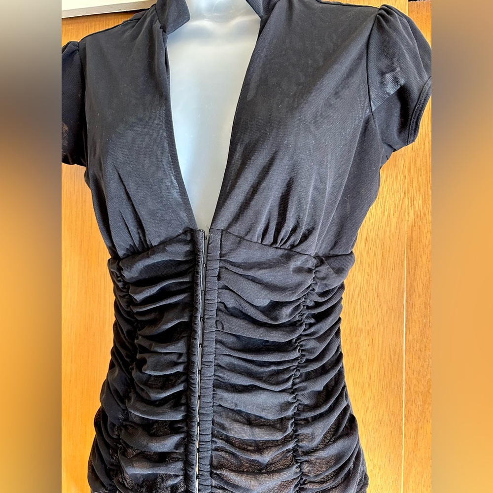 Guess woman’s top. Size M